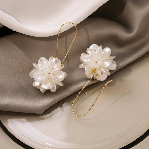 White Boho Womens Flower Decor Drop Earrings - Picture 2 of 5